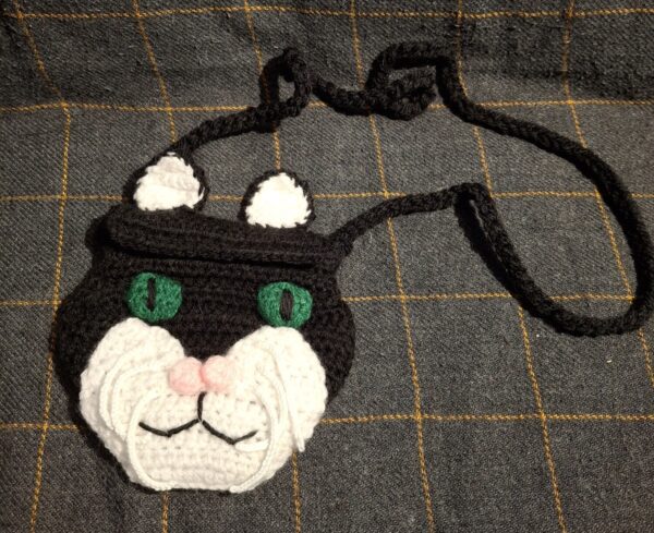 Compost the Cat knitted shoulder bag