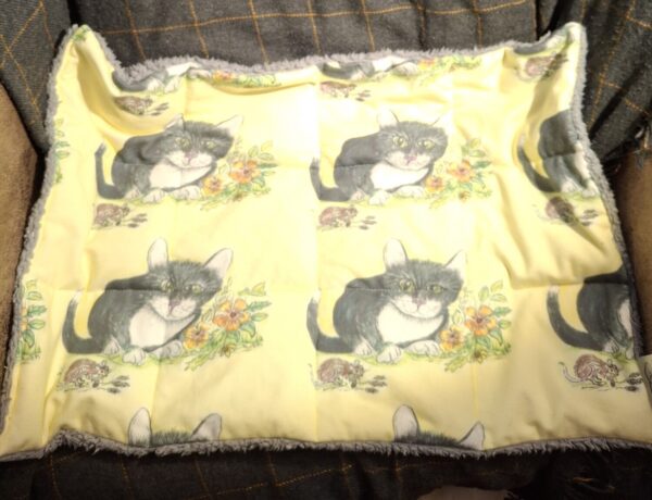 Compost the Cat Weighted Blanket Lap Pad - Image 3